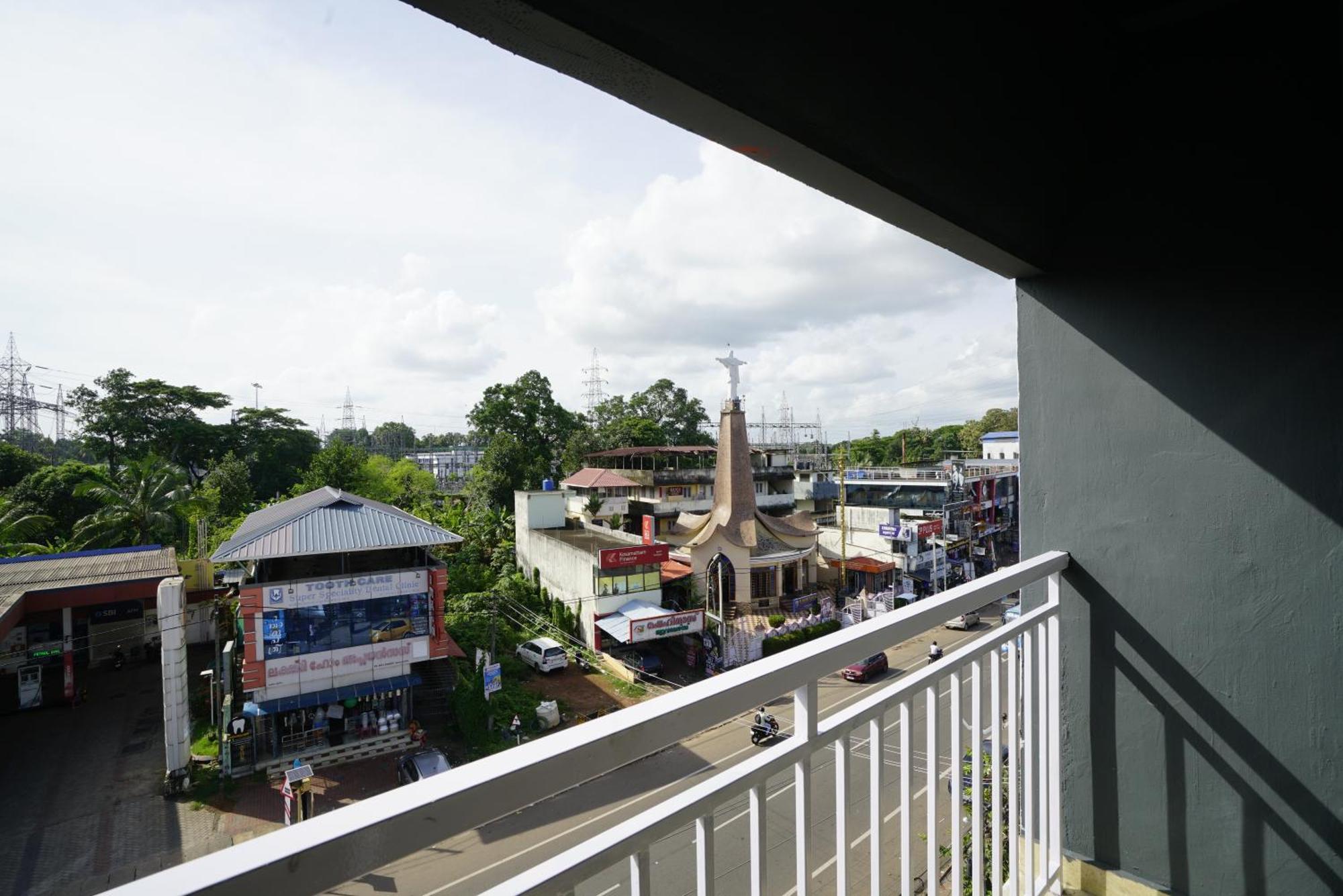 Hotel Quilon Residency Kundara Perumanseri Exterior foto